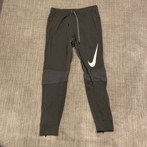 Nik training dri fit sweatpants
